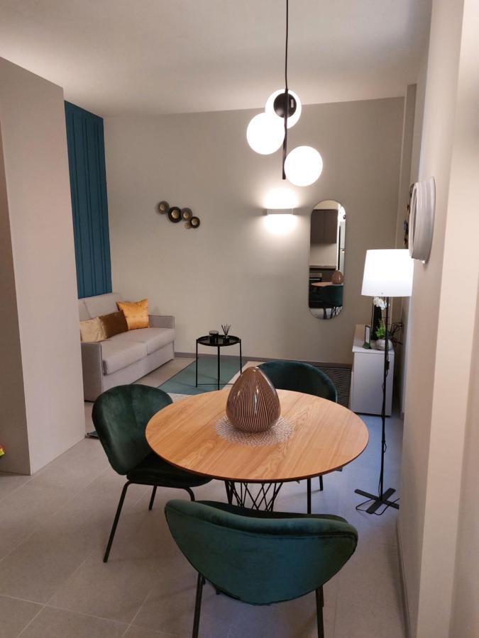 The 6 Apartments Rimini Bagian luar foto