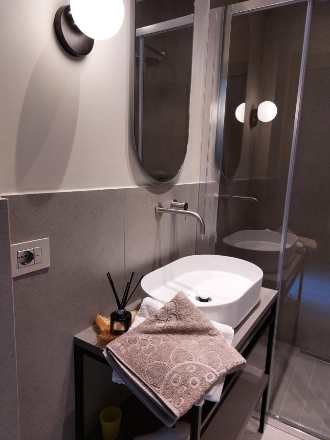 The 6 Apartments Rimini Bagian luar foto