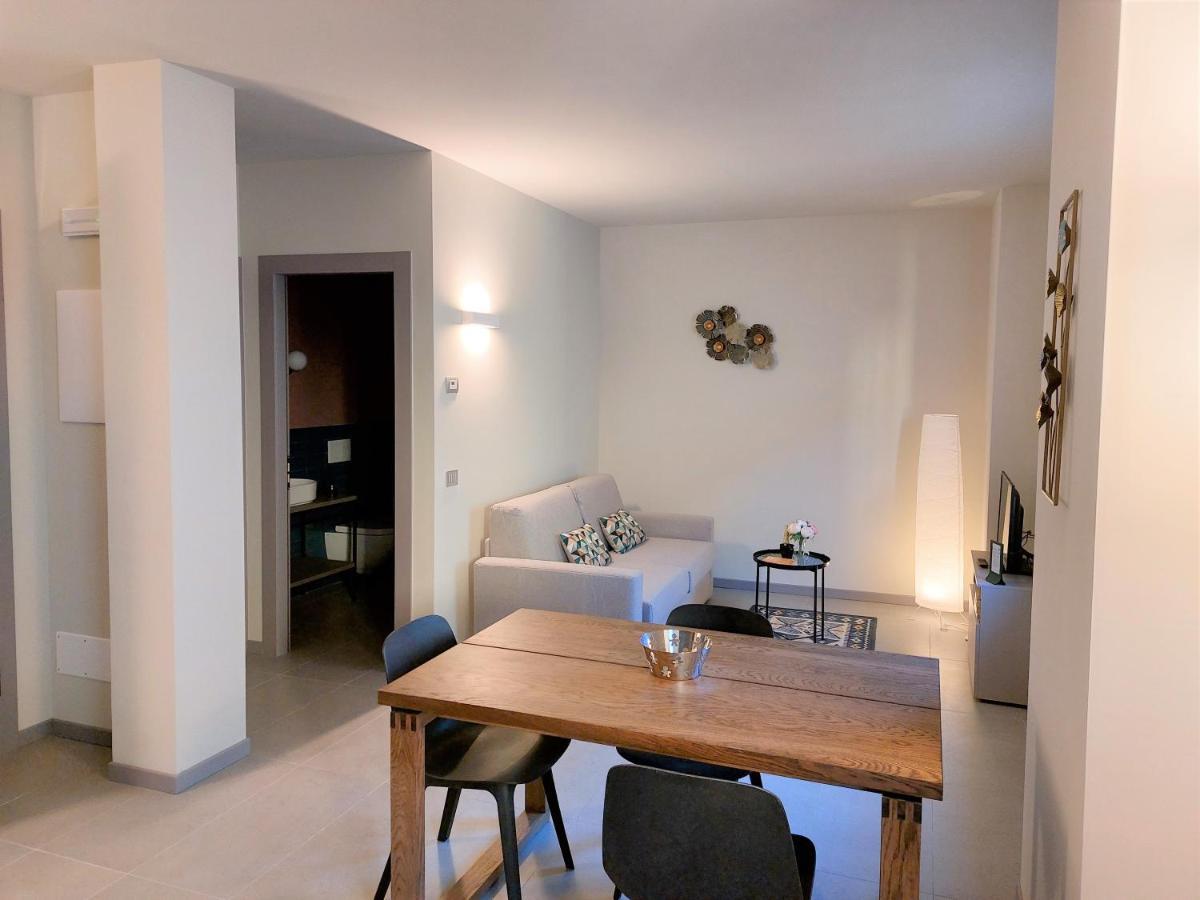 The 6 Apartments Rimini Bagian luar foto