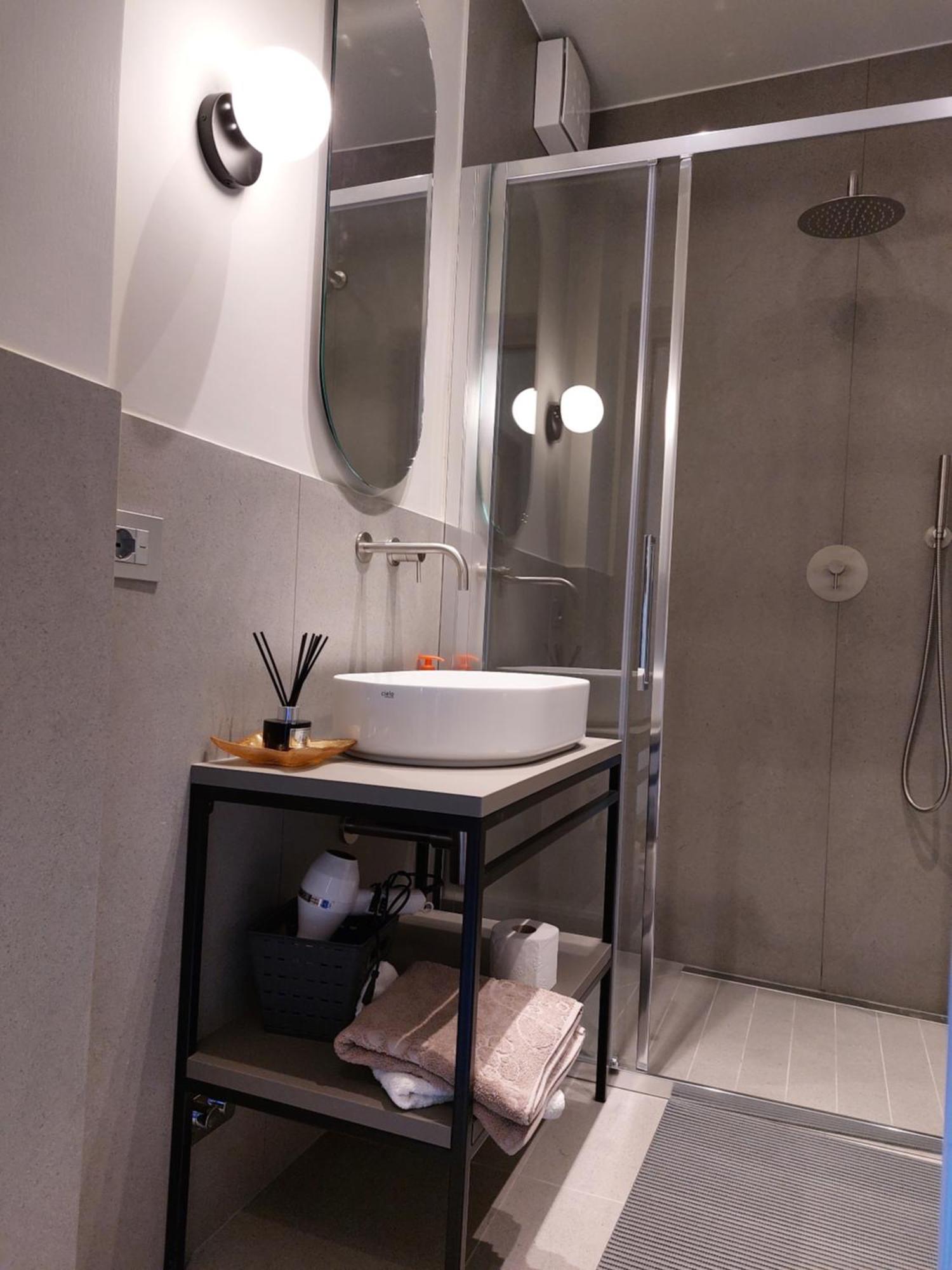 The 6 Apartments Rimini Bagian luar foto